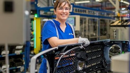 rabota-avtozavod-magna__225316101m